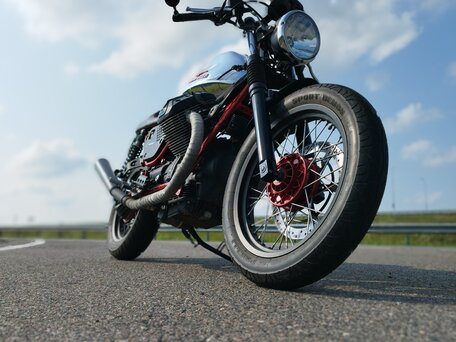 2014 Moto Guzzi V 7, серебристый, 464356 рублей, вид 3