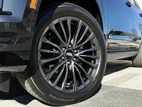 2024 Cadillac Escalade V Рестайлинг, серый, 18490000 рублей, вид 4