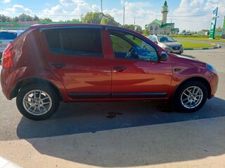 2011 Renault Sandero I, красный, 650000 рублей, вид 5
