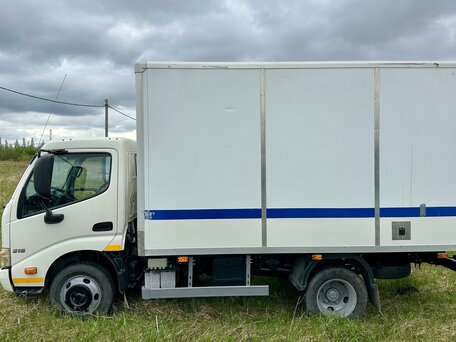 2013 Hino Series 300 (Dutro), белый, 2470000 рублей, вид 3
