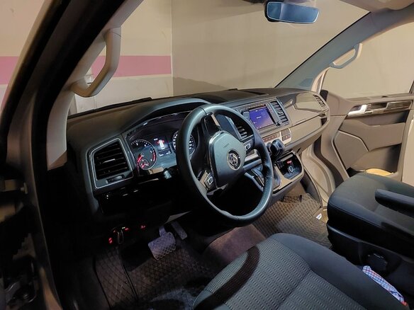 2019 Volkswagen Multivan T6, серебристый, 6100000 рублей - вид 5