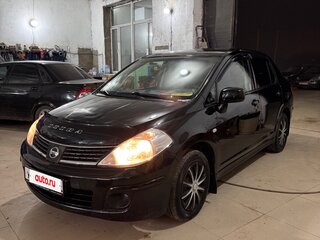 2010 Nissan Tiida I Рестайлинг, чёрный, 950000 рублей, вид 2