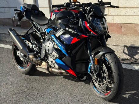 2024 BMW M 1000 R, чёрный, 2350000 рублей, вид 1