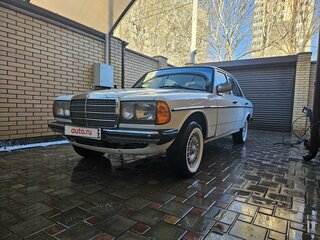 1984 Mercedes-Benz W123 200 5-speed, белый, 980000 рублей, вид 1