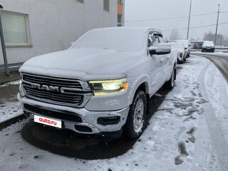 2020 Ram 1500 Crew Cab V, белый, 4000000 рублей, вид 3