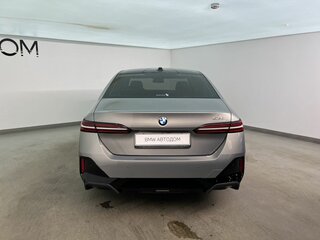 2025 BMW 5 серии 520i VIII (G60/G61/G68), серый, 6850000 рублей, вид 4