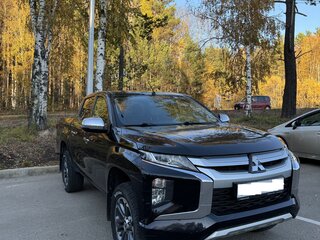 2019 Mitsubishi L200 V Рестайлинг, чёрный, 2400000 рублей, вид 1
