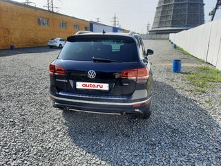 2016 Volkswagen Touareg II Рестайлинг, синий, 3500000 рублей, вид 4