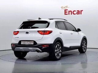 2020 Kia Stonic I, белый, 1210000 рублей, вид 3