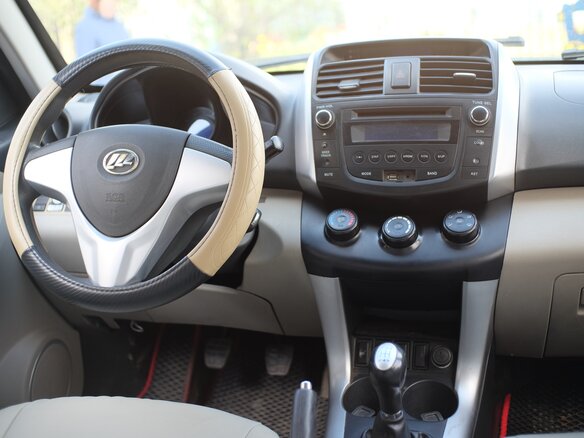 2013 Lifan X60 I, белый, 340000 рублей - вид 6