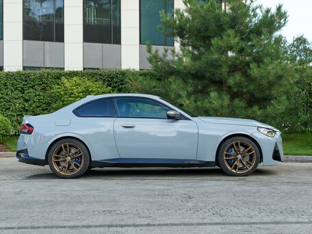 2022 BMW 2 серии M240i xDrive G42, серый, 6000000 рублей, вид 4