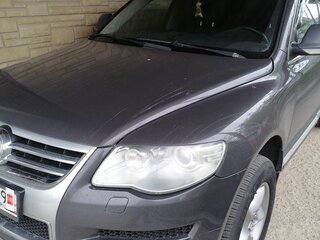2008 Volkswagen Touareg I Рестайлинг, серый, 900000 рублей, вид 5