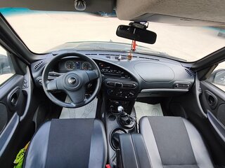 2013 Chevrolet Niva I Рестайлинг, серебристый, 450000 рублей, вид 5