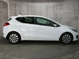 2018 Kia Ceed II Рестайлинг, белый, 1379000 рублей, вид 4