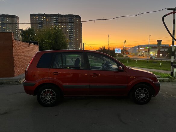 2007 Ford Fusion I Рестайлинг, красный, 460000 рублей - вид 3