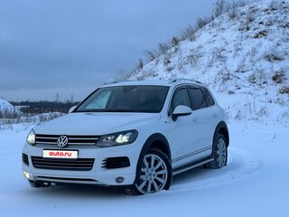 2013 Volkswagen Touareg II, белый, 2599000 рублей, вид 3
