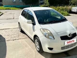 2005 Toyota Vitz II (XP90), белый, 592000 рублей, вид 3