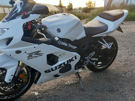 2004 Suzuki GSX-R 600, белый, 470000 рублей, вид 1
