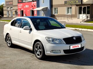 2011 Skoda Octavia II (A5) Рестайлинг, белый, 590000 рублей, вид 2
