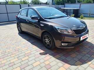 2017 Kia Rio III Рестайлинг, коричневый, 1150000 рублей, вид 2