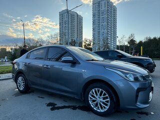 2018 Kia Rio IV, серый, 1100000 рублей, вид 1