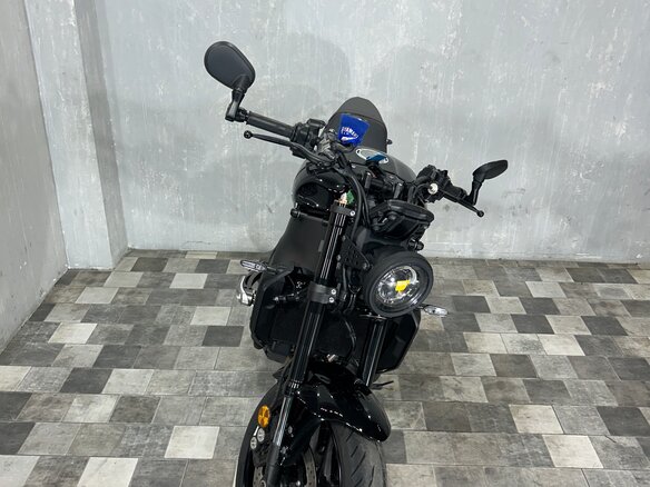 2022 Yamaha XSR900, чёрный, 995000 рублей - вид 10