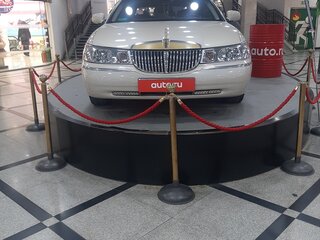 1999 Lincoln Town Car III, бежевый, 3000000 рублей, вид 1
