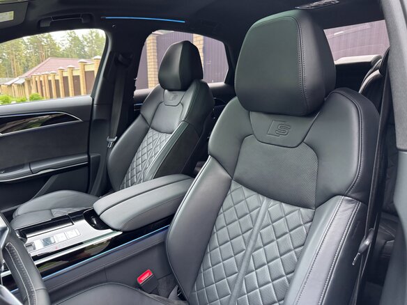 2020 Audi S8 IV (D5), синий, 9590000 рублей - вид 19