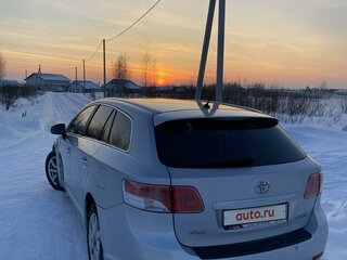 2009 Toyota Avensis III, серебристый, 800000 рублей, вид 4