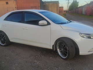 2010 Kia Cerato 6-speed II, белый, 620000 рублей, вид 5