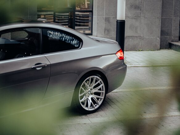 2010 BMW 3 серии 335xi V (E90/E91/E92/E93) Рестайлинг, серый, 2100000 рублей - вид 17