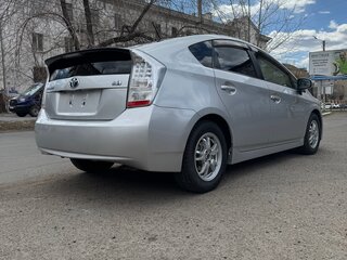 2011 Toyota Prius III (XW30), серебристый, 1230000 рублей, вид 5