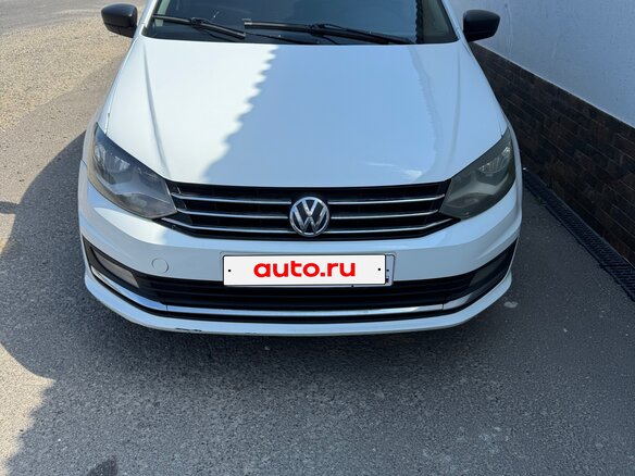 2018 Volkswagen Polo V Рестайлинг, белый, 650000 рублей - вид 2
