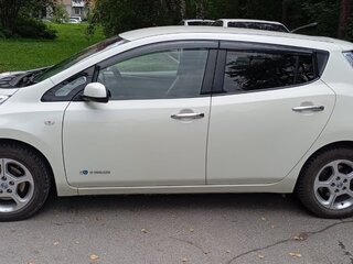 2011 Nissan Leaf I (ZE0/AZE0), белый, 1300000 рублей, вид 4