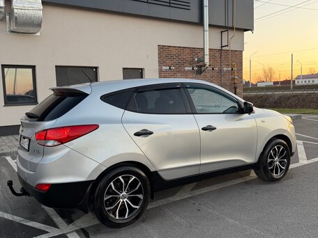 2011 Hyundai ix35 I, серебристый, 895000 рублей, вид 4