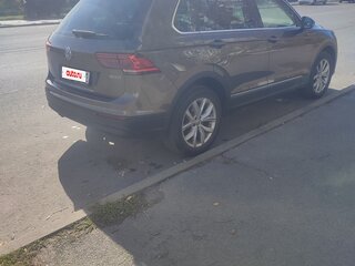 2018 Volkswagen Tiguan II, коричневый, 2909990 рублей, вид 3