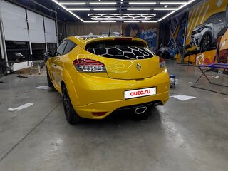2014 Renault Megane RS III Рестайлинг, жёлтый, 2350000 рублей, вид 3