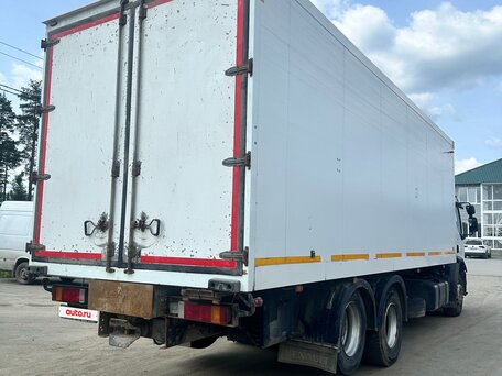 2000 Renault Premium, белый, 2890000 рублей, вид 4