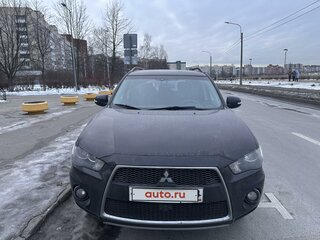 2011 Mitsubishi Outlander II Рестайлинг, чёрный, 950000 рублей, вид 3