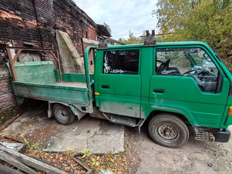 1992 Toyota Dyna, зелёный, 620000 рублей, вид 2