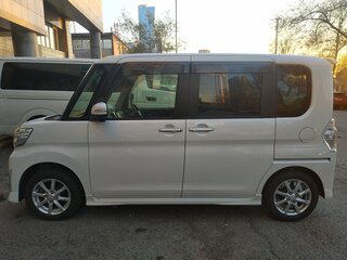 2015 Daihatsu Tanto III Рестайлинг, белый, 750000 рублей, вид 3