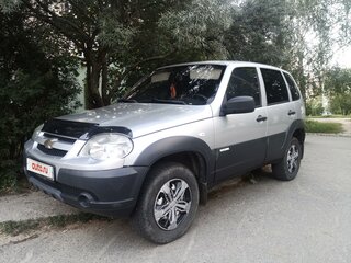 2012 Chevrolet Niva I Рестайлинг, серебристый, 620000 рублей, вид 2