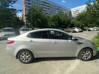 2012 Kia Rio 4-speed III, серебристый, 749999 рублей, вид 2