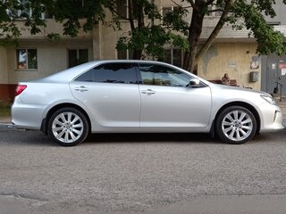 2016 Toyota Camry VII (XV50) Рестайлинг, серебристый, 2195000 рублей, вид 4