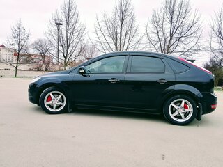 2010 Ford Focus II Рестайлинг, чёрный, 610000 рублей, вид 1