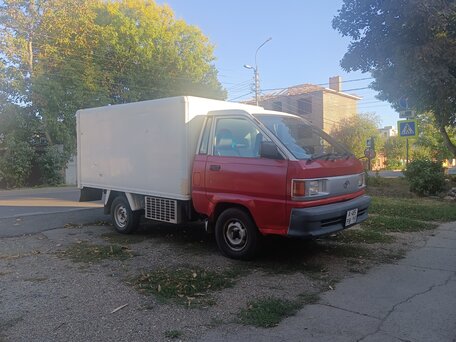 1997 Toyota LiteAce, красный, 430000 рублей, вид 3
