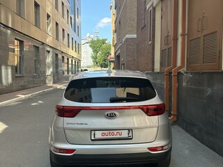 2018 Kia Sportage IV Рестайлинг, серебристый, 2400000 рублей, вид 2