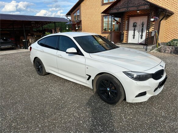 2018 BMW 3 серии Gran Turismo 320d xDrive VI (F3x) Рестайлинг, белый, 2500000 рублей - вид 1