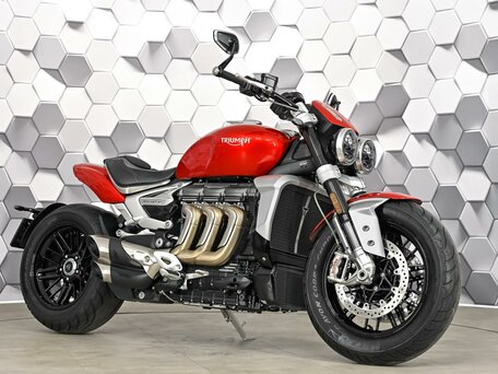 2021 Triumph Rocket III, красный, 1899000 рублей, вид 1