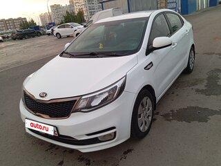 2016 Kia Rio III Рестайлинг, белый, 990000 рублей, вид 3